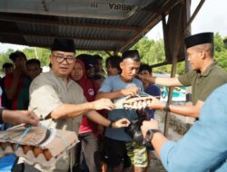 Pj. Gubernur Sulbar Berbagi Paket ke Masyarakat