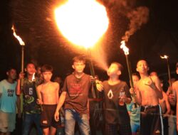 Pawai Obor Warga Desa Taan Sambut Idul Fitri 1444