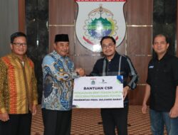 Komitmen Dukung Program Pemerintah, Bank Sulselbar Serahkan CSR Bantuan Bibit