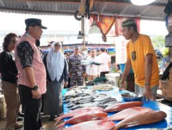 Kendalikan Inflasi Jelang Natal dan Tahun Baru, Tinjau Pasar Jelang Nataru, PJ Bahtiar Harap Masifkan GPM