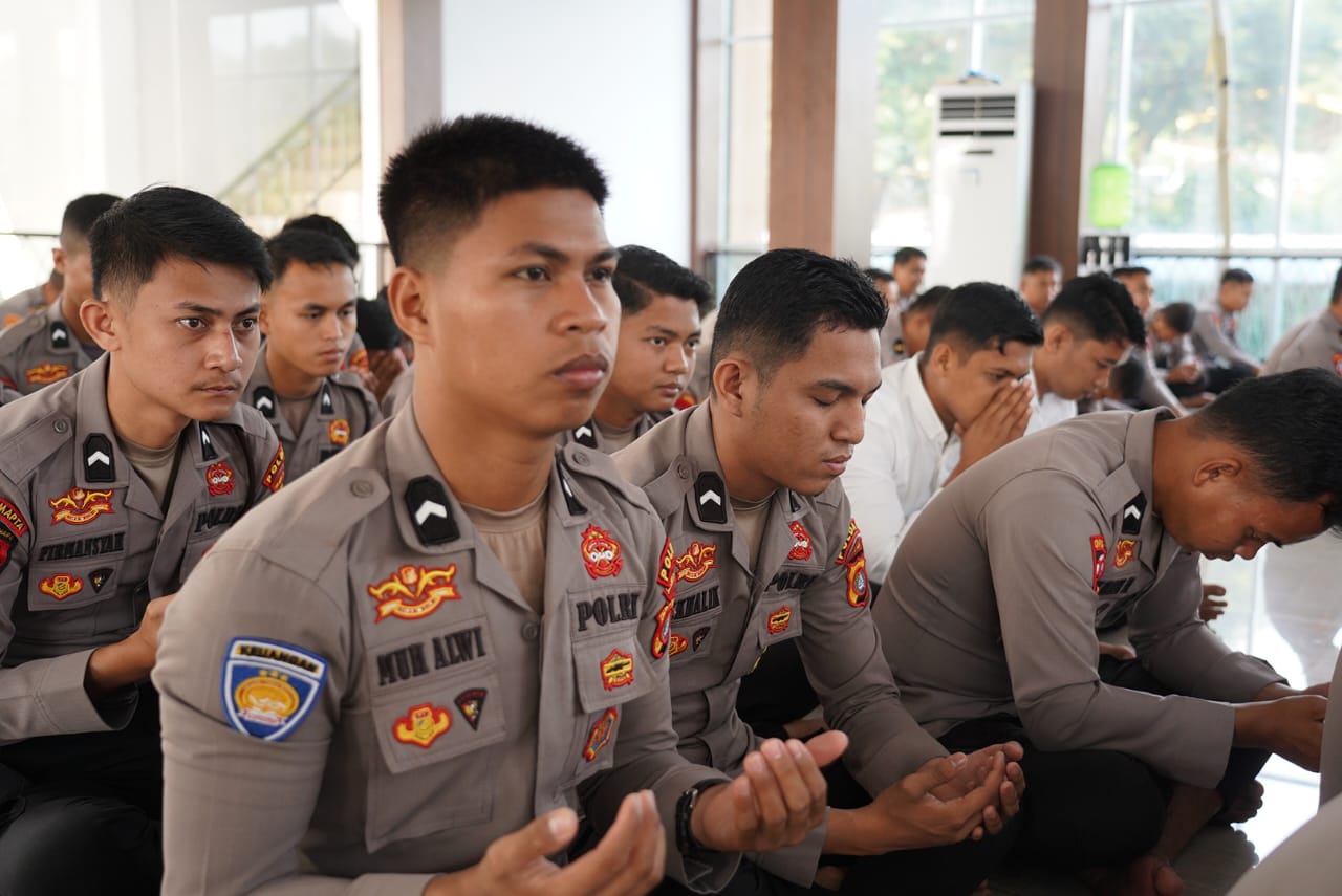 Dzikir dan Doa di Hari Bhayangkara: 79 Tahun Pengabdian, Polda Sulbar Perkuat Spirit Profesionalisme dan Kedekatan dengan Masyarakat