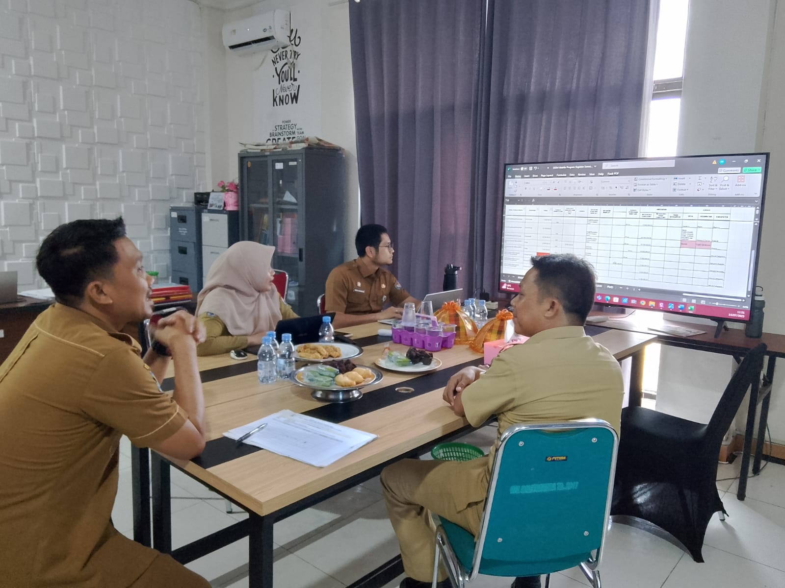 Sulbar Target Pasang  Listrik Gratis untuk 171 Rumah Tangga Miskin