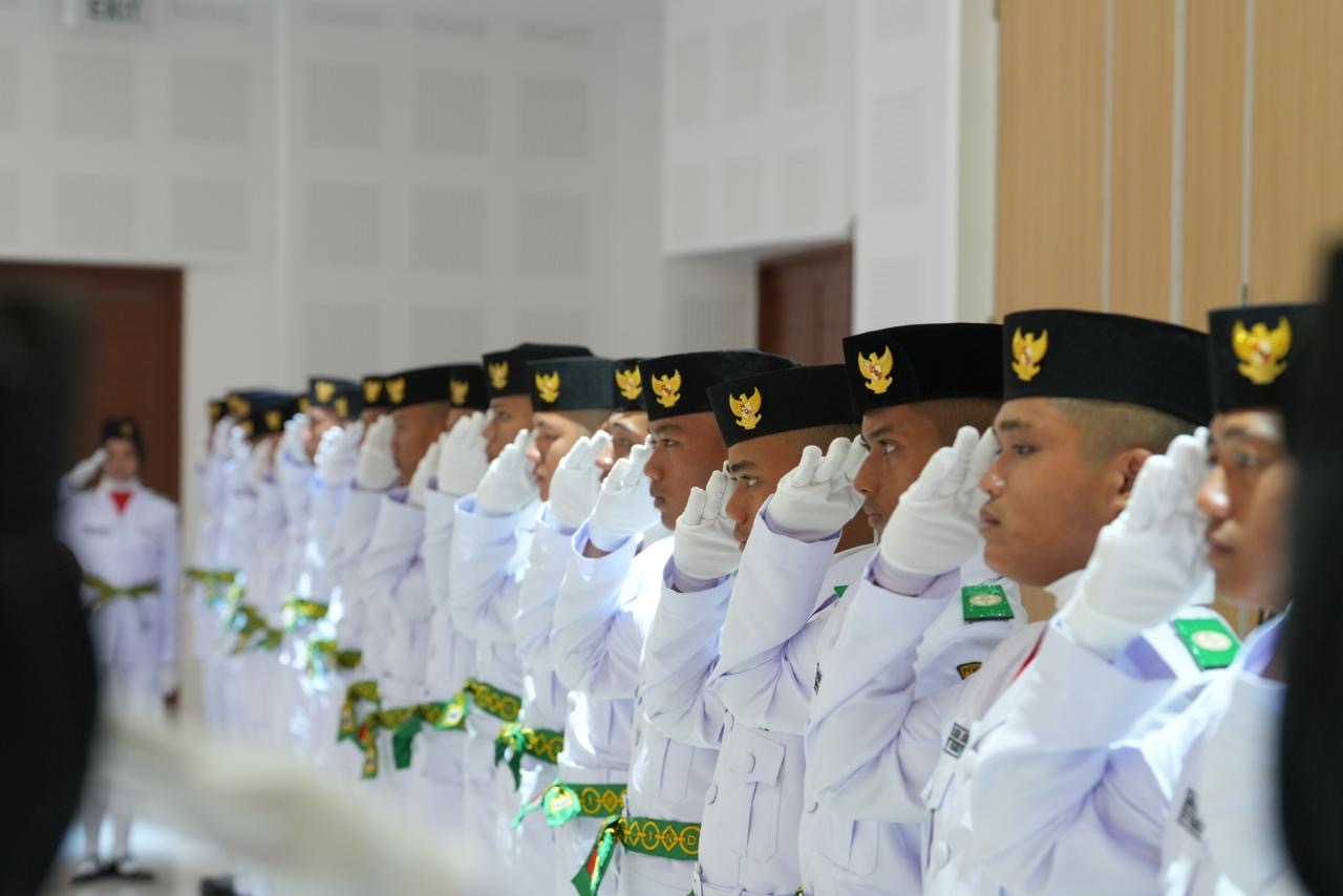 Gubernur Sulbar Kukuhkan Paskibraka Provinsi