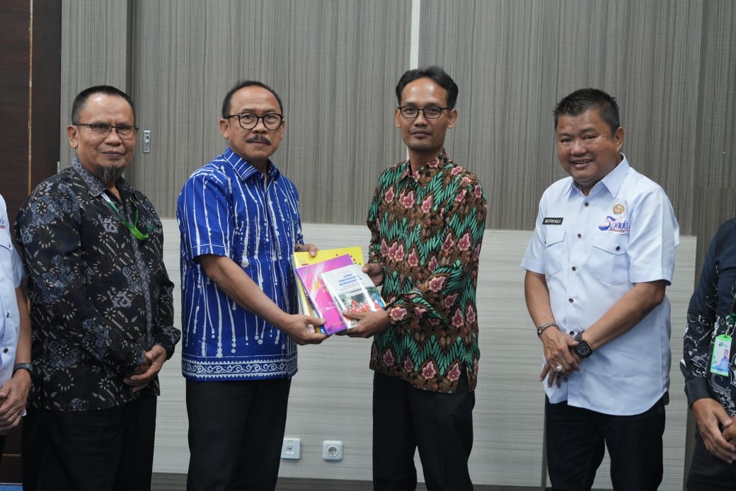 Perpustakaan Sulbar Terima Donasi 670 Buku dari Penerbit