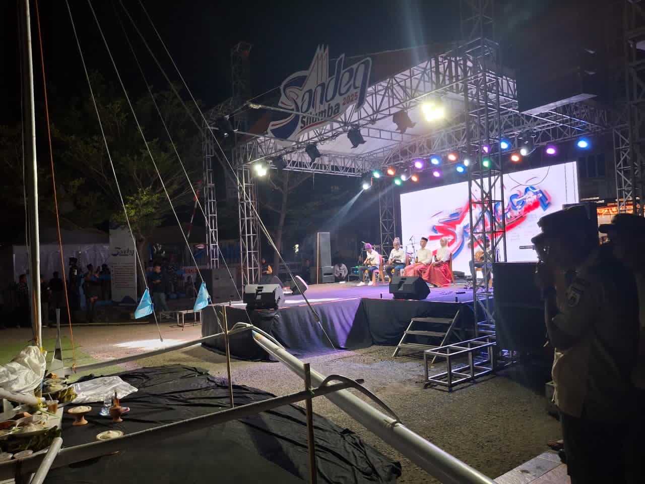 Lagu Sayang-Sayang Iringi Pembukaan Sandeq Silumba 2025 di Pantai Bahari Polman