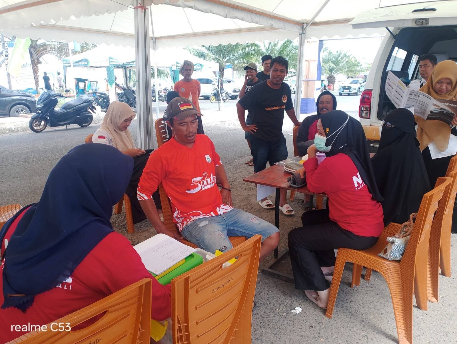 Peserta Lomba Perahu Sandeq Silumba Menjalani Pemeriksaan Kesehatan