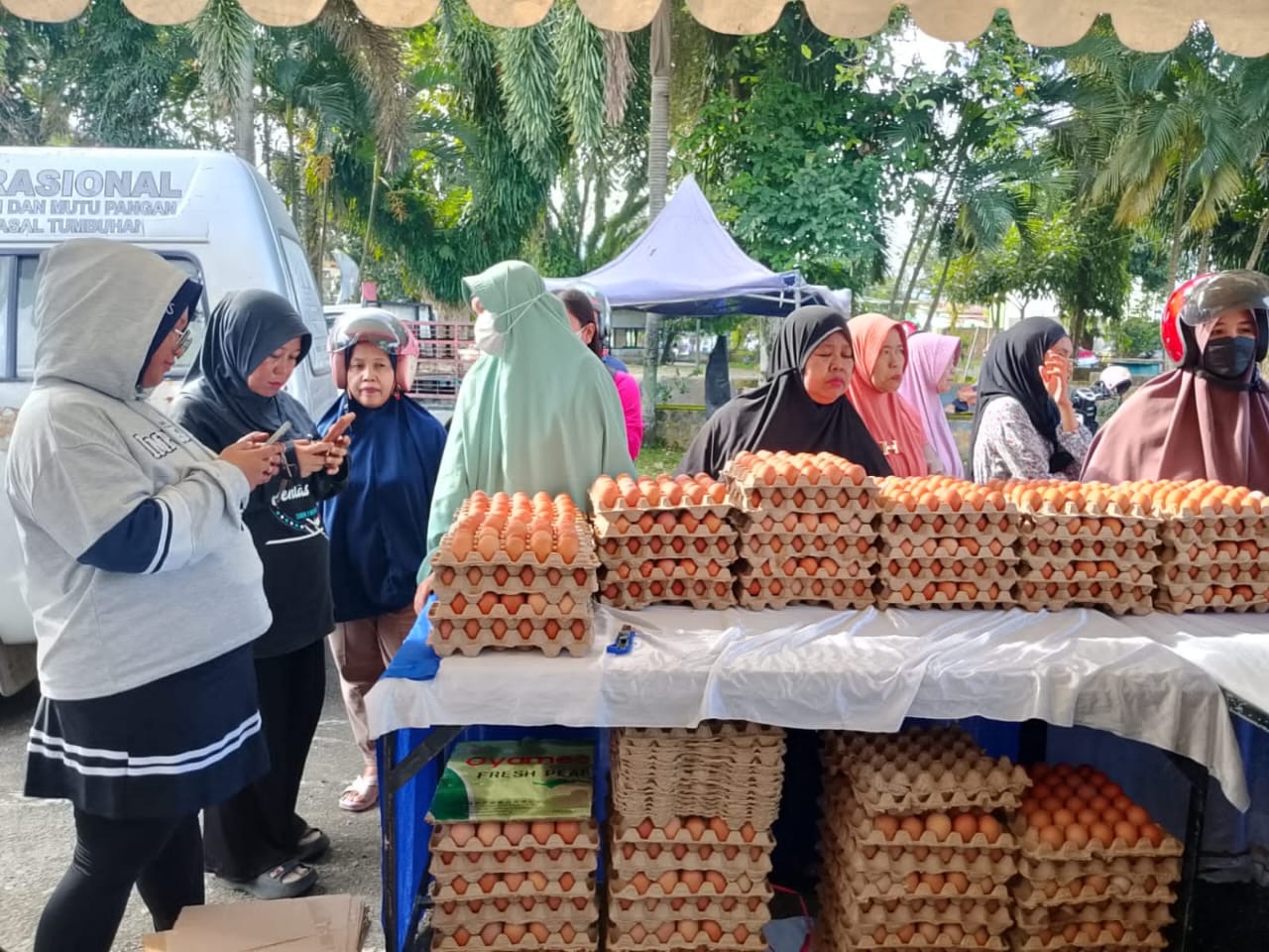 Sulbar Gelar Pasar Murah di Taman Karema Mamuju