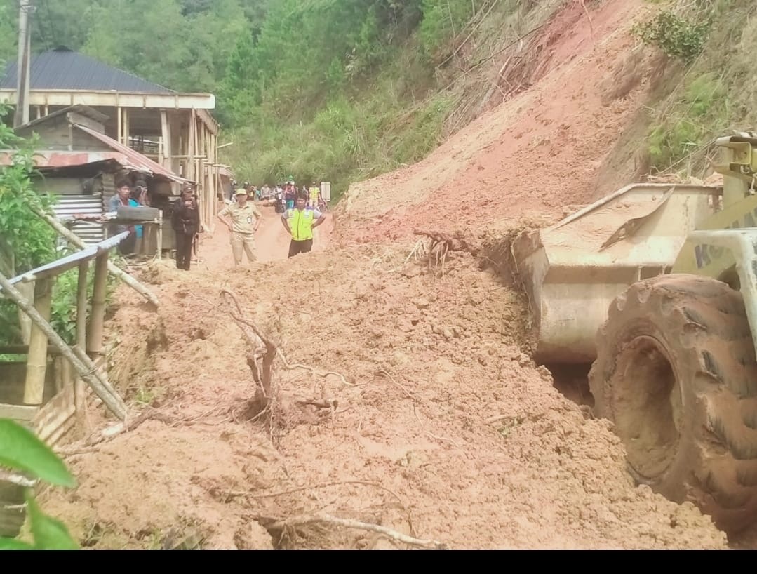 Longsor Terjadi di Desa Lembana Salulo Mamasa