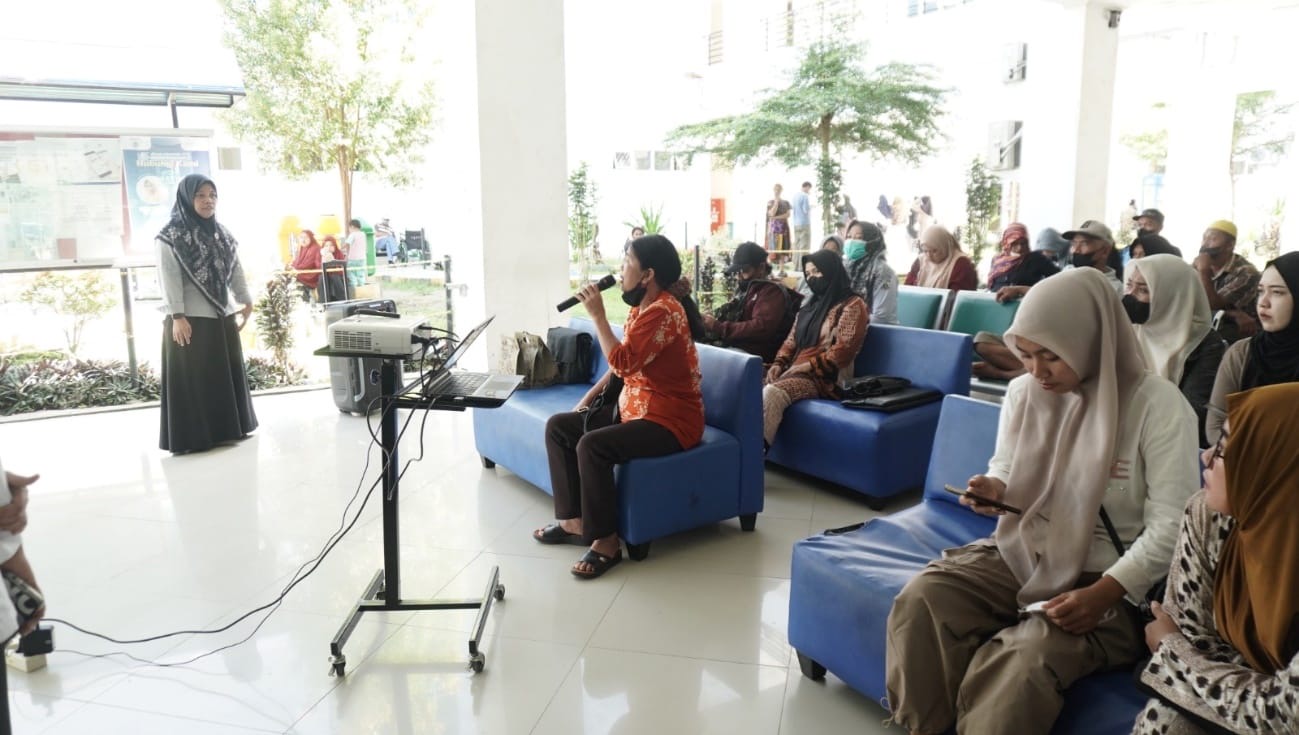 Hari Stroke Sedunia, RSUD Sulbar Lakukan Edukasi Kesehatan ke Masyarakat