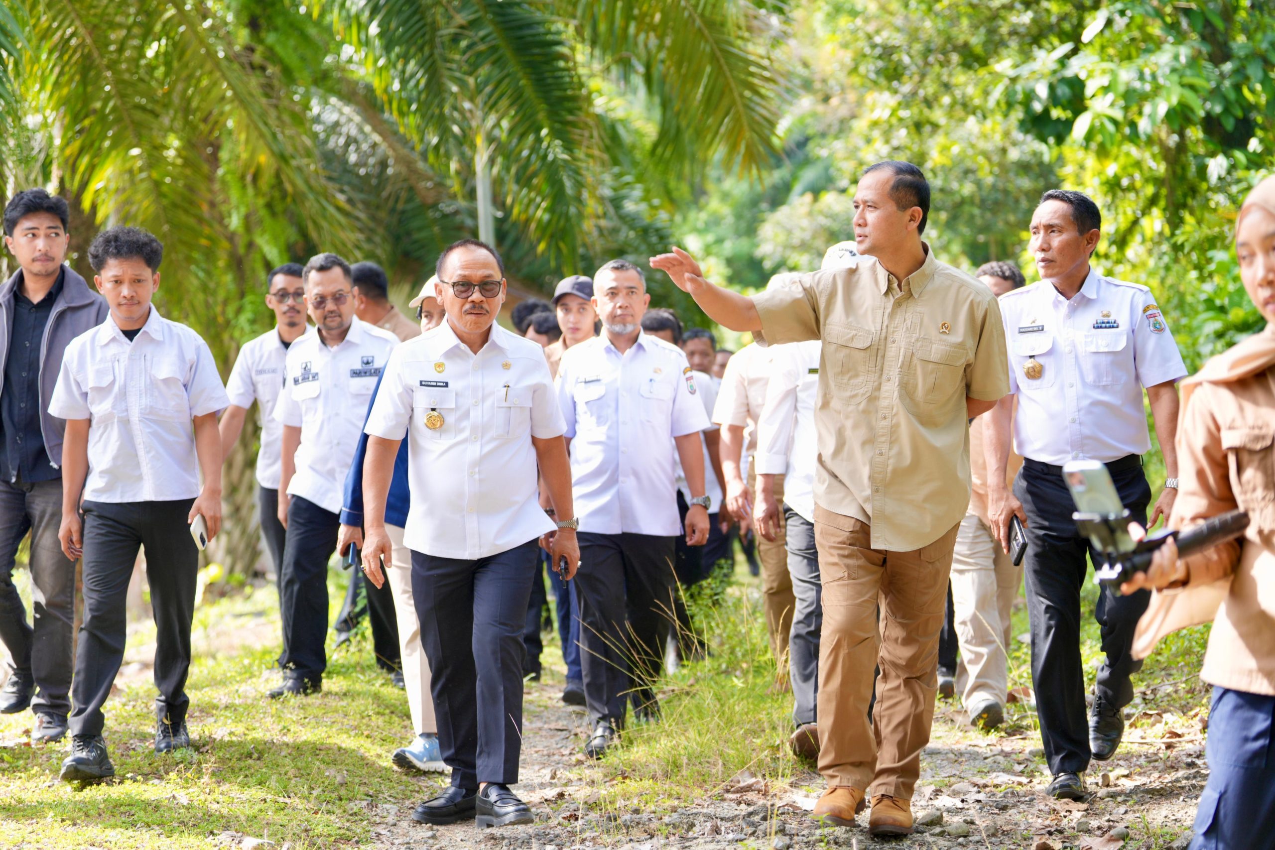 Menteri Transmigrasi Lirik Wisata Gentungan Jadi Lokasi Pembangunan Mess Patriot di Sulbar