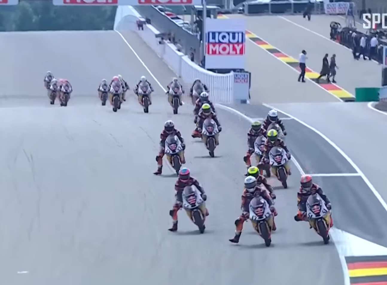 Ramadhipa dengan Keajaiban Catalunya, Veda Bawa Rekor Baru: Duo AHRT Siap Ledakkan Final JuniorGP Valencia