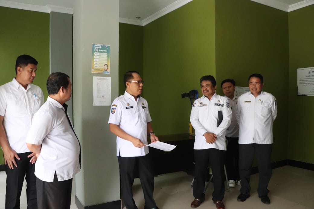 Sekda Sulbar Junda Maulana Sidak OPD, Kehadiran Staf Masih Kurang