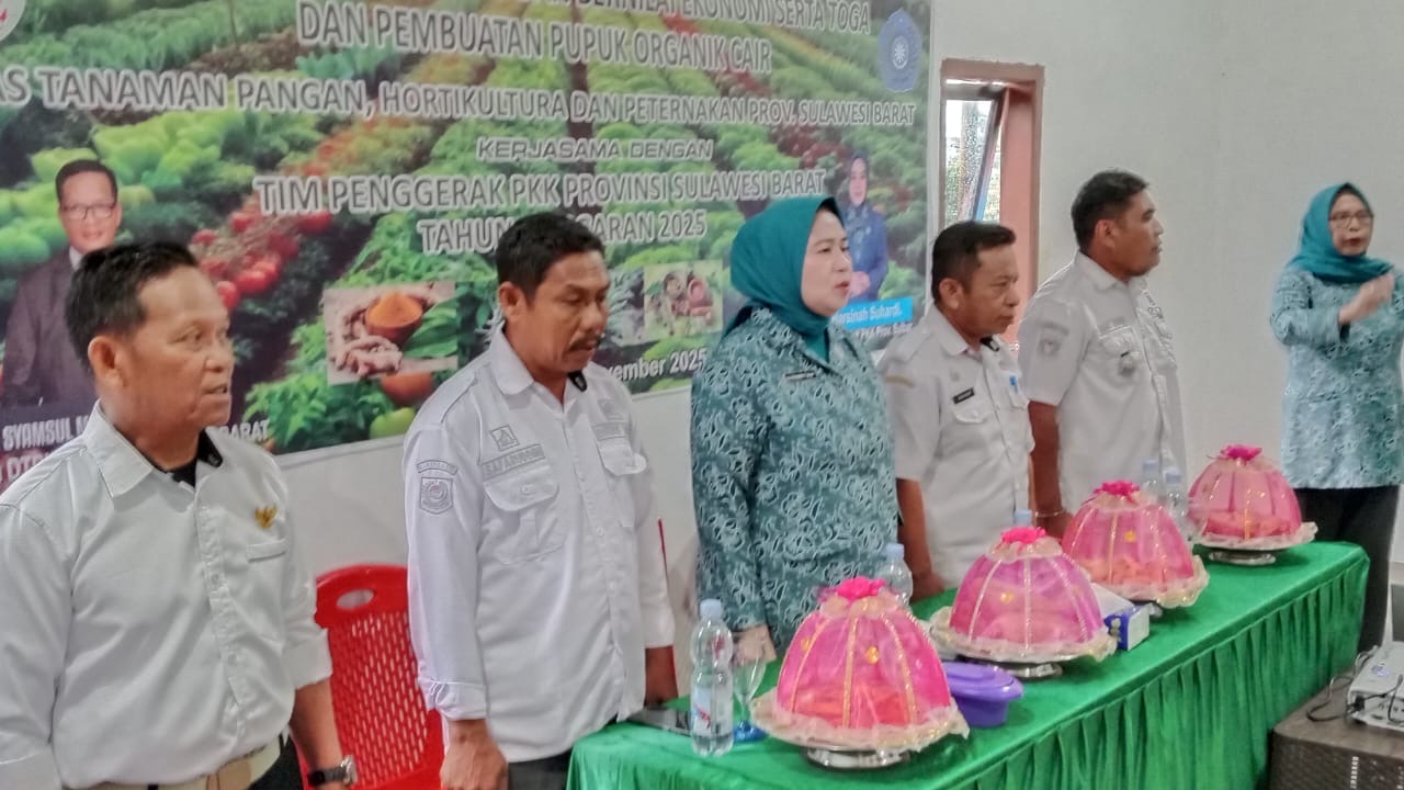 Warga Botteng Utara Dibekali Pelatihan TOGA dan Pupuk Organik
